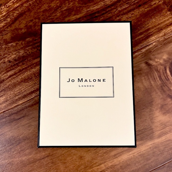 Set of Jo Malone Boxes and Gift Bag - Picture 8 of 15